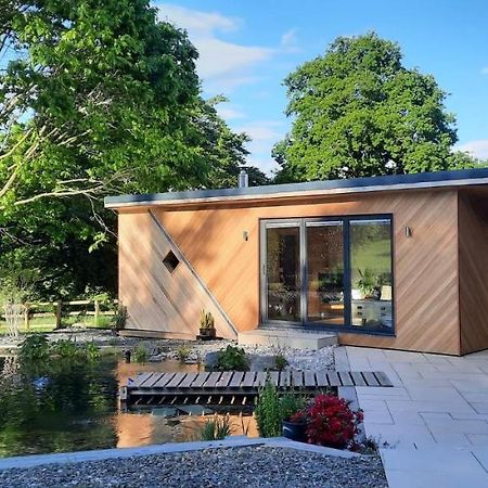 Mid-Wales Farmhouse, Swimming Pool, Tranquil Countryside Views, Sleeps 14 Meifod Экстерьер фото
