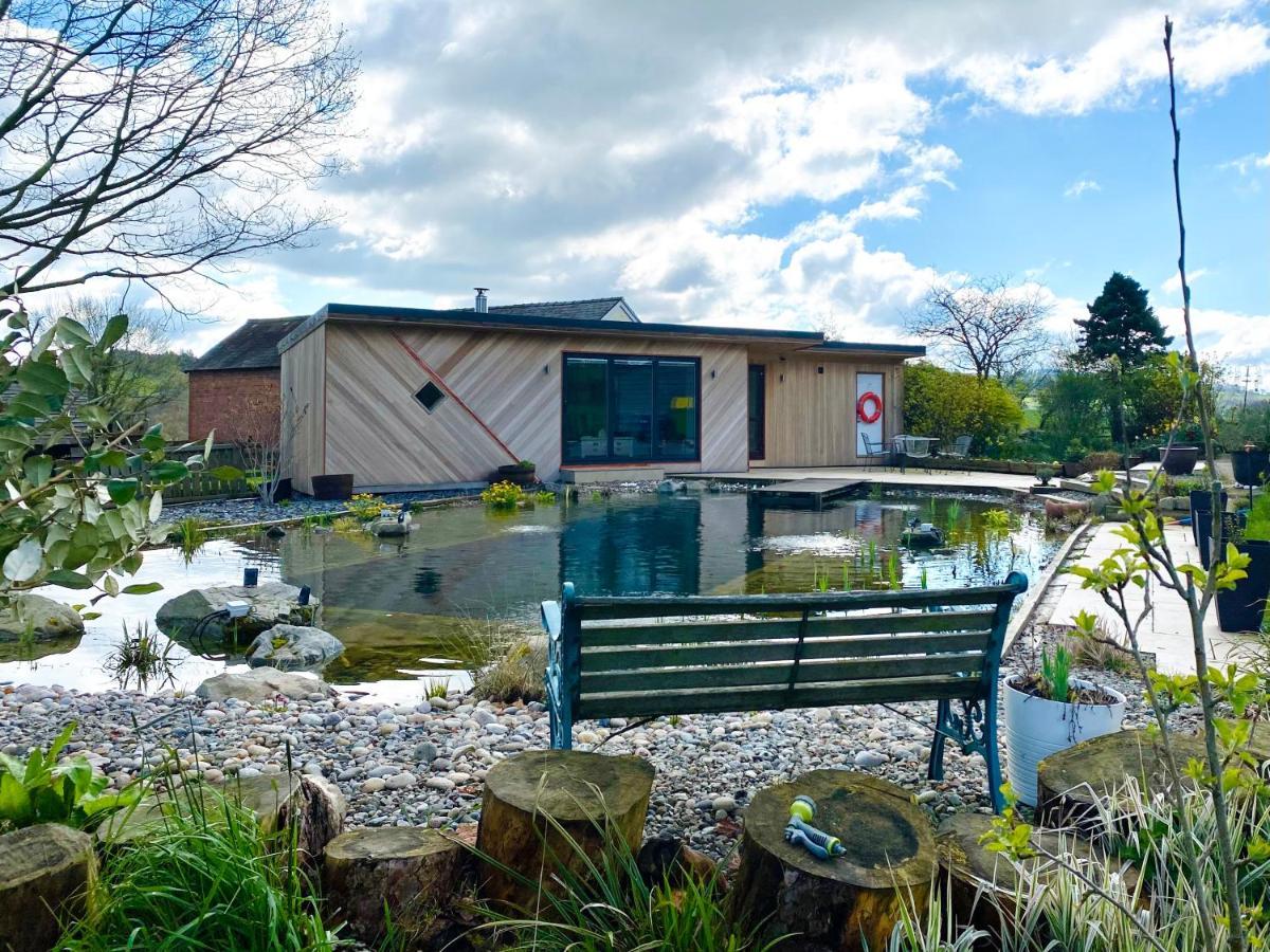 Mid-Wales Farmhouse, Swimming Pool, Tranquil Countryside Views, Sleeps 14 Meifod Экстерьер фото