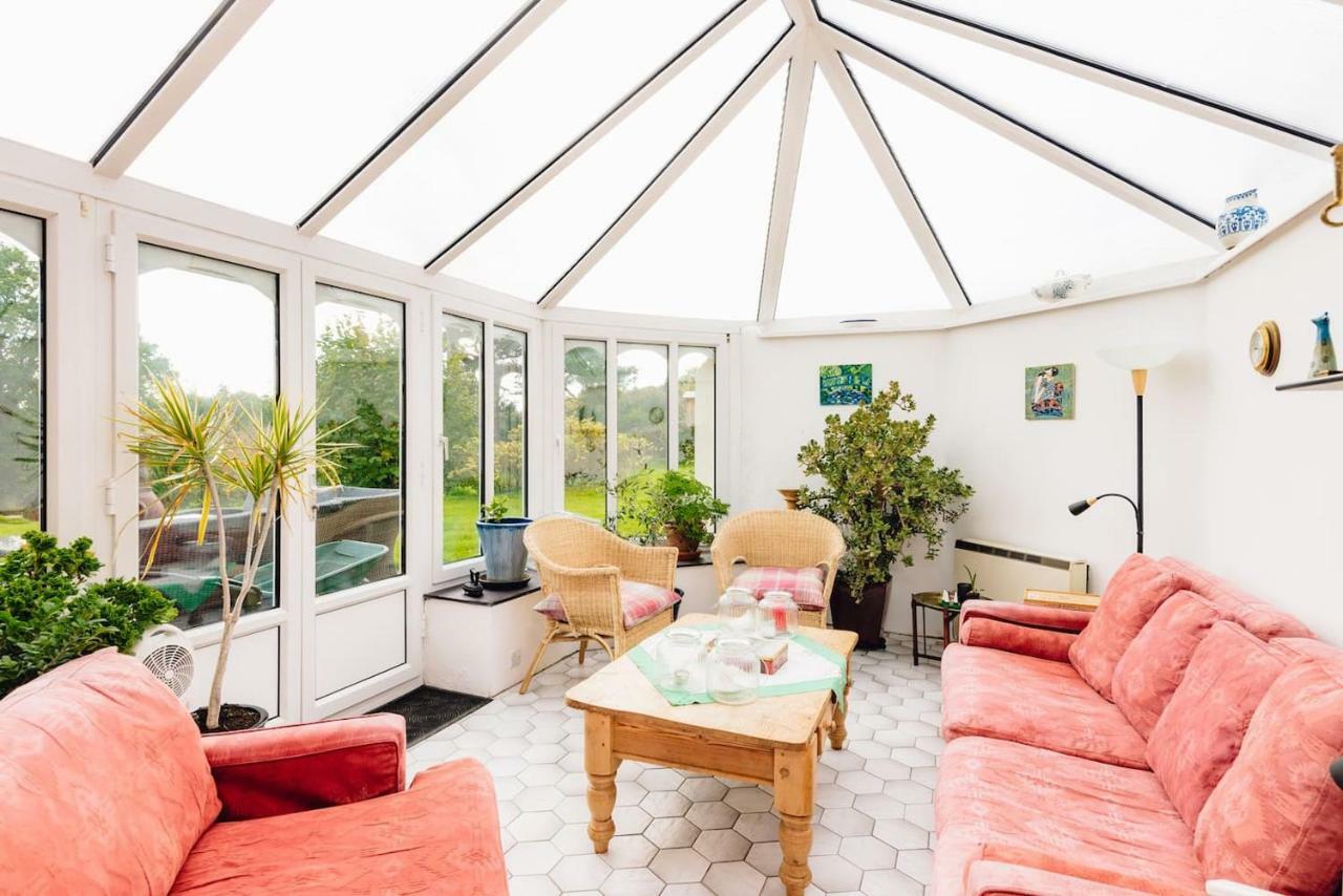 Mid-Wales Farmhouse, Swimming Pool, Tranquil Countryside Views, Sleeps 14 Meifod Экстерьер фото